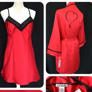 NWT Robe + Sleepwear 2pc Set Lingerie Embroidered, Lace  LINEA DONATELLA